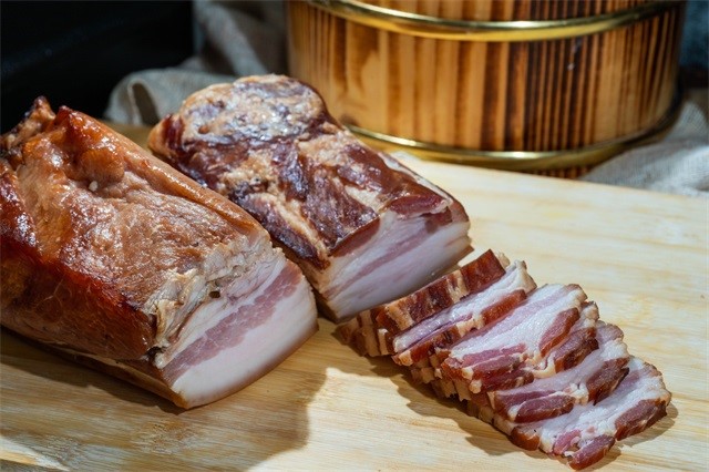 高血壓、吃肉、飲食、臘肉-康興醫(yī)療器械官網(wǎng)